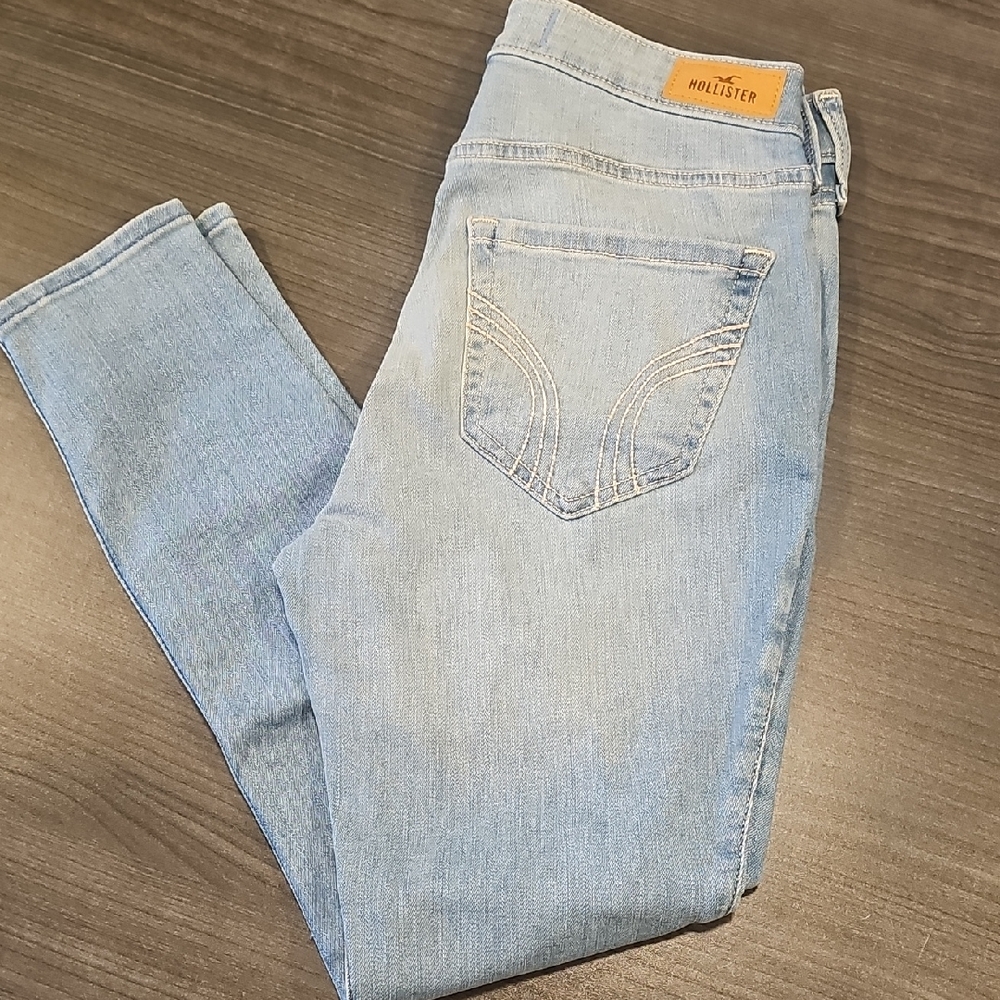 Hollister Women's Light Blue Jeans